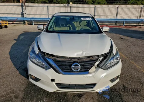 2016 Nissan Altima 2.5 z USA, uszkodzony, nr VIN 1N4AL3AP8GC288955